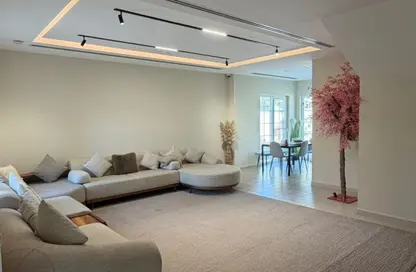 Villa - 3 Bedrooms - 3 Bathrooms for rent in Al Barsha South 1 - Al Barsha South - Al Barsha - Dubai Villa - 3 Bedrooms - 3 Bathrooms for rent in Al Barsha South 1 - Al Barsha South - Al Barsha - Dubai