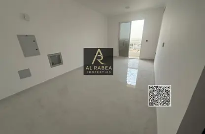 Apartment - 3 Bedrooms - 3 Bathrooms for rent in Al Jurf 2 - Al Jurf - Ajman Downtown - Ajman