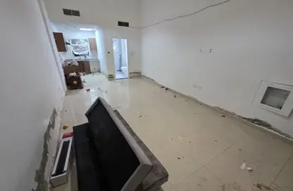 Apartment - Studio - 1 Bathroom for rent in Al Mowaihat 2 - Al Mowaihat - Ajman