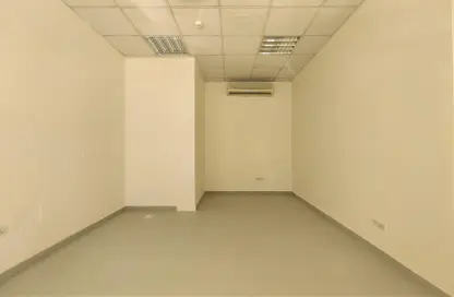 Shop - Studio for rent in Muwaileh - Sharjah