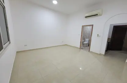 شقة - 1 حمام للايجار في مركز محمد بن زايد - مدينة محمد بن زايد - أبوظبي