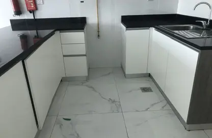 شقة - 2 غرف نوم - 3 حمامات للايجار في الجادة الخامسه - الفرجان - دبي شقة - 2 غرف نوم - 3 حمامات للايجار في الجادة الخامسه - الفرجان - دبي