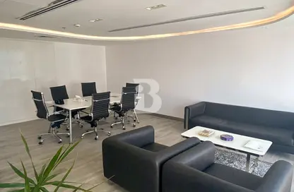 FULLY FURNISHED | HIGH FLOOR | 5MIN TO METRO