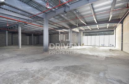 Retail - Studio for rent in Al Maqtaa Mall - Dubai Investment Park (DIP) - Dubai