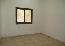صورةغرفة فارغة لـ: سكن عمال - 1 حمام للكراء في المرحلة 1 - مجمع دبي للإستثمار - دبي, صورة 1