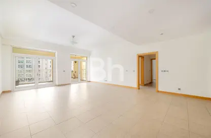 Apartment - 2 Bedrooms - 2 Bathrooms for rent in Jash Hamad - Shoreline Apartments - Palm Jumeirah - Dubai