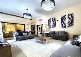 صورةغرفة المعيشة لـ: فيلا - 5 غرف نوم - 7 حمامات للكراء في القوز 1 - القوز - دبي, صورة 1