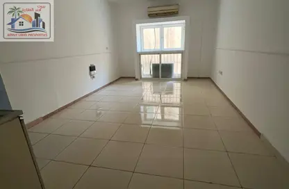 Apartment - Studio - 1 Bathroom for rent in Al Qulaya'ah - Al Sharq - Sharjah