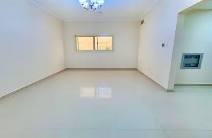 شقة - غرفة نوم - 2 حمامات للايجار في ذا سكواير 1 - تجارية مويلح - الشارقة