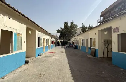 سكن عمال - استوديو - 8 حمامات للايجار في آلصجعه - الشارقة