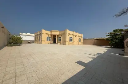 فيلا - 4 غرف نوم - 6 حمامات للايجار في الرفاع - رأس الخيمة