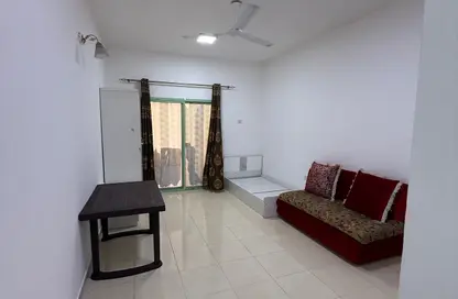 Apartment - Studio - 1 Bathroom for rent in Downtown Fujairah - Fujairah