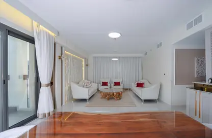 Apartment - 3 Bedrooms - 4 Bathrooms for sale in Hayat Boulevard-1A - Hayat Boulevard - Town Square - Dubai
