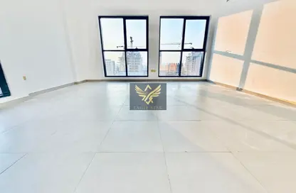 Apartment - 2 Bedrooms - 3 Bathrooms for rent in Al Awadhi Res 2 - Al Satwa - Dubai