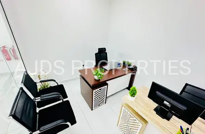Office Space - Studio - 1 Bathroom for rent in Red Avenue - Al Garhoud - Dubai