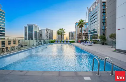 صورة لـ حوض سباحة شقة - 1 حمام للبيع في سول باي - الخليج التجاري - دبي ، صورة رقم 1