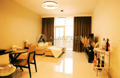 Living / Dining Room image for: Apartment - 1 Bedroom - 2 Bathrooms for sale in Tower 108 - Jumeirah Village Circle - Dubai, Image 1
