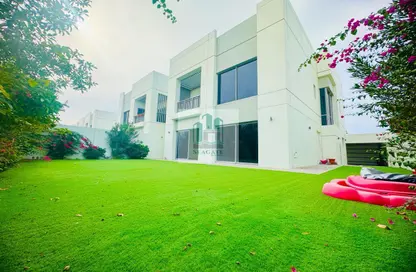 Outdoor House image for: Villa - 5 Bedrooms - 5 Bathrooms for rent in Umm Suqeim 1 - Umm Suqeim - Dubai, Image 1