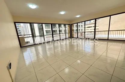 Apartment - 3 Bedrooms - 2 Bathrooms for rent in Golden Sands 1 - Mankhool - Bur Dubai - Dubai
