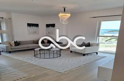 Apartment - 3 Bedrooms - 4 Bathrooms for sale in Waters Edge - Yas Island - Abu Dhabi
