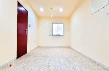 Empty Room image for: Apartment - 2 Bedrooms - 2 Bathrooms for rent in Al Hamriya - Bur Dubai - Dubai, Image 1