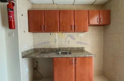Apartment - Studio - 1 Bathroom for rent in IC1-EMR-07 - Emirates Cluster - International City - Dubai