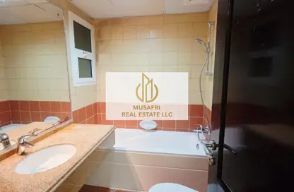 شقة - 2 غرف نوم - 2 حمامات للايجار في برج الحفيت - شارع التعاون - التعاون - الشارقة