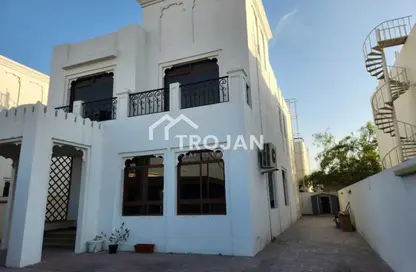 Villa - 4 Bedrooms - 5 Bathrooms for rent in Jumeirah 3 Villas - Jumeirah 3 - Jumeirah - Dubai