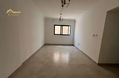 Apartment - 3 Bedrooms - 4 Bathrooms for rent in Al Khan Lagoon - Al Khan - Sharjah