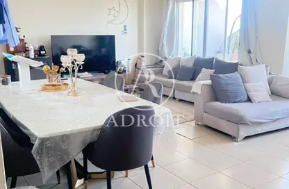 Apartment - 2 Bedrooms - 2 Bathrooms for sale in Tala 1 - Queue Point - Dubai Land - Dubai