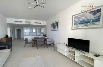 Living / Dining Room image for: Apartment - 1 Bedroom - 2 Bathrooms for sale in Royal Bay - Palm Jumeirah - Dubai, Image 1