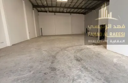 مستودع - استوديو - 4 حمامات للايجار في أم الثعوب - أم القيوين