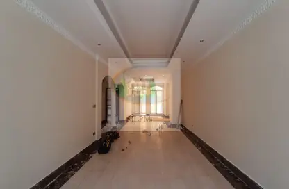 Empty Room image for: Villa - 5 Bedrooms - 7 Bathrooms for rent in Khalifa Park - Eastern Road - Abu Dhabi, Image 1