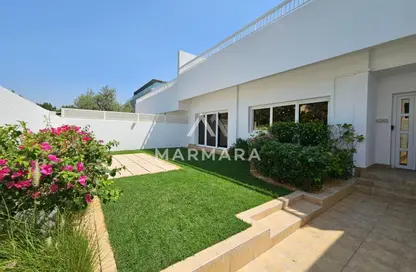 Villa - 5 Bedrooms - 5 Bathrooms for rent in Umm Suqeim 2 Villas - Umm Suqeim 2 - Umm Suqeim - Dubai