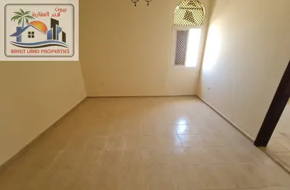 شقة - غرفة نوم - 2 حمامات للايجار في مجمع مويلح - تجارية مويلح - الشارقة