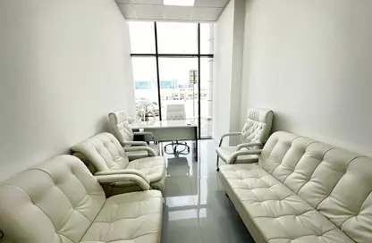 Office Space - Studio - 1 Bathroom for rent in Red Avenue - Al Garhoud - Dubai