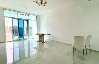 شقة - غرفة نوم - 2 حمامات للايجار في جاردن سيتي 2 - جميرا جاردن سيتي - السطوة - دبي