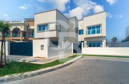 Villa - 6 Bedrooms - 7+ Bathrooms for sale in Pearl Jumeirah Villas - Pearl Jumeirah - Jumeirah - Dubai