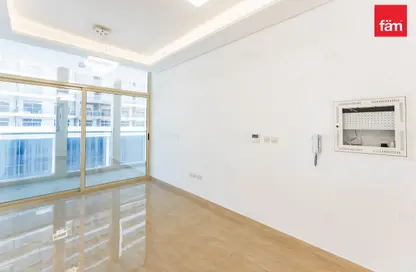Apartment - 1 Bedroom - 2 Bathrooms for rent in Samana Greens - Arjan - Dubai