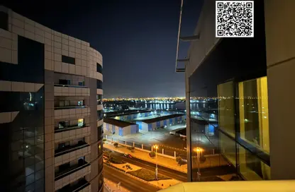 شقة - غرفة نوم - 2 حمامات للبيع في أورينت تاور 1 - أورينت تاور - البستان - عجمان