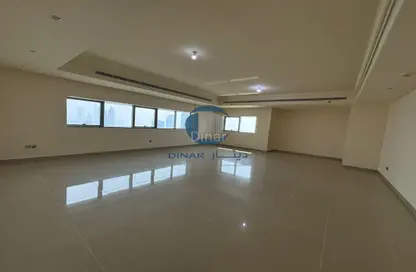 Apartment - 3 Bedrooms - 5 Bathrooms for rent in Silver Wave Tower - Al Mina - Abu Dhabi