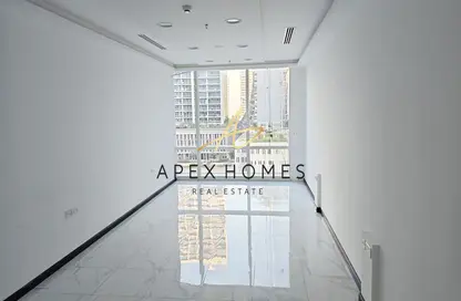 مكتب - استوديو - 1 حمام للايجار في برج تماني - الخليج التجاري - دبي