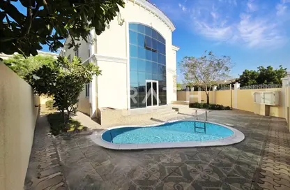 Villa - 5 Bedrooms - 6 Bathrooms for rent in Jumeirah 1 Villas - Jumeirah 1 - Jumeirah - Dubai