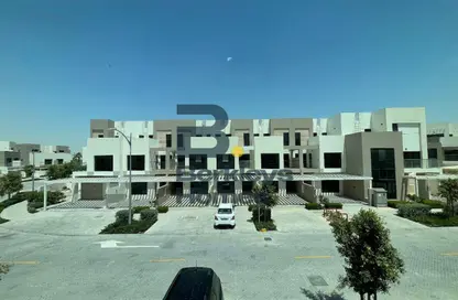 Townhouse - 3 Bedrooms - 3 Bathrooms for sale in Greenwoods - DAMAC Hills - Dubai