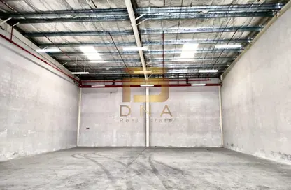 Parking image for: Warehouse - Studio - 1 Bathroom for rent in Phase 1 - Dubai Investment Park - Dubai, Image 1