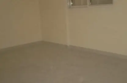 شقة - 2 غرف نوم - 1 حمام للايجار في مجمع مويلح - تجارية مويلح - الشارقة