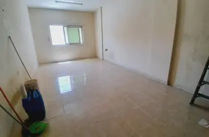 Apartment - Studio - 1 Bathroom for rent in Bu Tina - Al Sharq - Sharjah