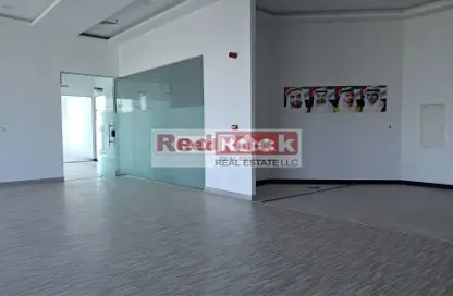 Office Space - Studio - 1 Bathroom for rent in Al Satwa - Dubai