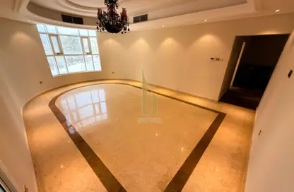 Villa - 5 Bedrooms - 6 Bathrooms for rent in Umm Suqeim 2 Villas - Umm Suqeim 2 - Umm Suqeim - Dubai