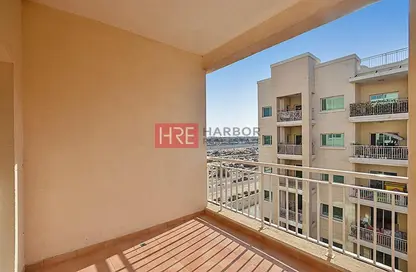 Apartment - 2 Bedrooms - 3 Bathrooms for sale in Mazaya 28 - Queue Point - Dubai Land - Dubai